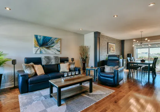 Maison à vendre - 337 Boul. Laurette-Théorêt, Sainte-Marthe-sur-le-Lac, J0N 1P0