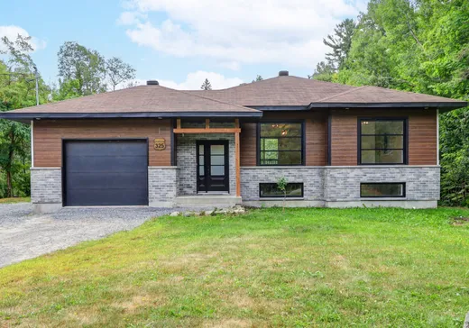 Maison à étages à vendre - 325 Rue Russell, Sainte-Sophie, J5J1C3