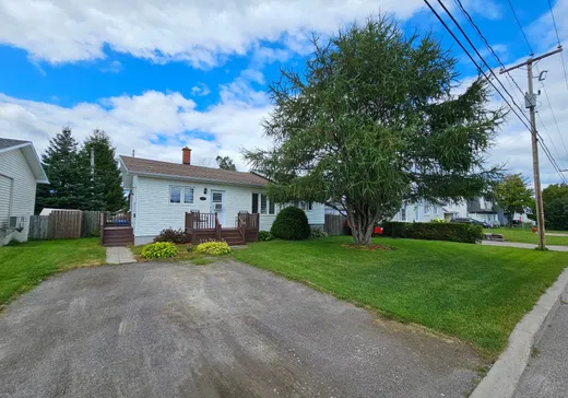 Maison à étages à vendre - 199 Rue St-Emile, Chicoutimi-Jonquière, G7G2K8