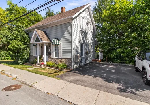 Un étage et demi à vendre - 1375 1e Avenue, Saint-Georges, G5Y3M8