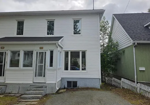 Maison à étages à vendre - 22 Av. St-François, Rouyn-Noranda, J9X1S9