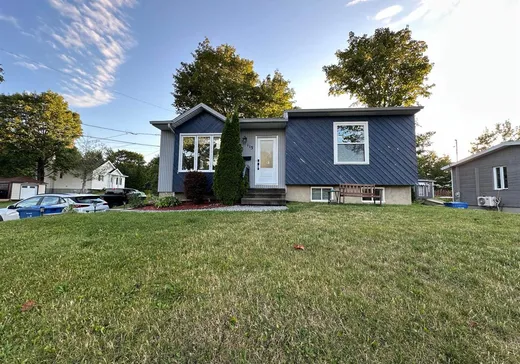 Paliers multiples à vendre - 113 Rue des Amis, Île d'Orleans St-Jean, G1B3G9