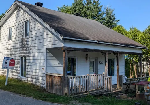 Two or more stories for sale - 180 57e Avenue, St-Come, J0K2B0