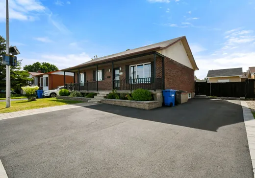 Maison à vendre - 5275 Av. Raoul, St-Hubert, J3Y 7P7