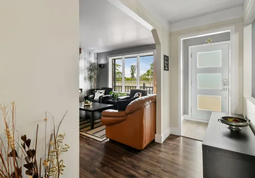 Maison à vendre - 5275 Av. Raoul, St-Hubert, J3Y 7P7