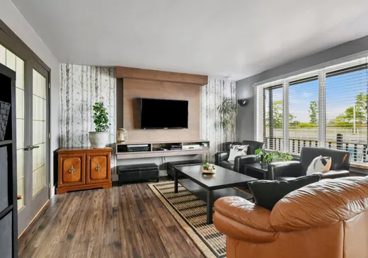 Maison à vendre - 5275 Av. Raoul, St-Hubert, J3Y 7P7