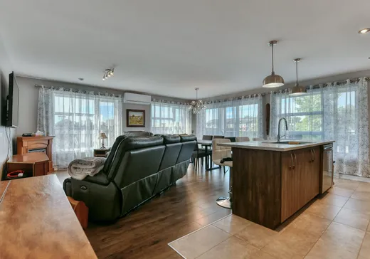 Condo for sale - 3019 Boul. des Promenades, Sainte-Marthe-sur-le-Lac, J0N 1P0