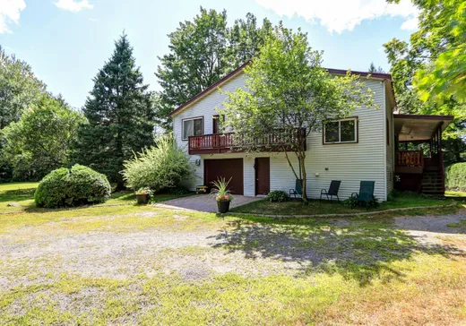 Maison à vendre - 120 59e Avenue, St-Hippolyte, J8A 1N9