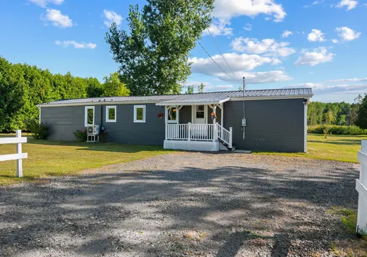 Two or more stories for sale - 2567 Route 201, Ormstown, J0S1K0