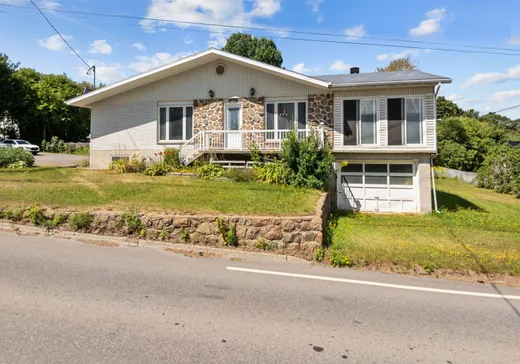 Two or more stories for sale - 383 Rue Principale, Ste-Émelie-de-l'Énergie, J0K2K0