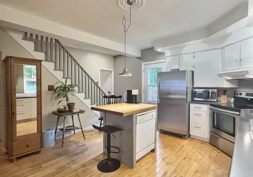 Maison à vendre - 240 Rue St-Louis, Warwick, J0A 1M0