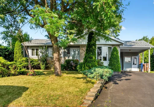 Maison à étages à vendre - 958 Rue Ostiguy, Chambly, J3L3E4