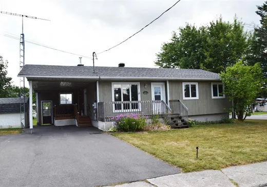 Bungalow à vendre - 508 Rue Éthier, Valcourt, J0E2L0