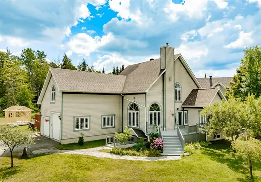 Two or more stories for sale - 46 Rue du Roitelet, Orford, J1X7N2