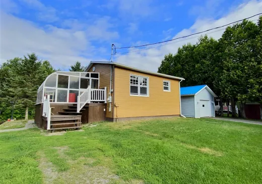 Bungalow à vendre - 576 Ch. du Pas-d'Eau, Saint-Antonin, G0L2J0