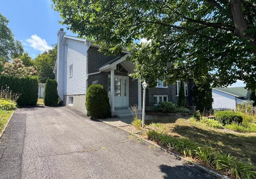 Maison à vendre - 114 Rue Perce-Neige, Otterburn Park, J3H 5S3