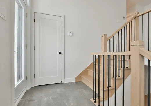 Maison à vendre - 3179 Rue Laurin, Sainte-Marthe-sur-le-Lac, J0N 1P0