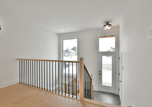 Maison à vendre - 3179 Rue Laurin, Sainte-Marthe-sur-le-Lac, J0N 1P0