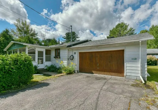 Bungalow for sale - 19 386e Avenue, St-Hippolyte, J8A2Z8