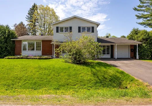Two or more stories for sale - 37 Av. de Bar-le-Duc, Bois-des-Filion, J6Z2W1