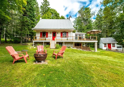 Two or more stories for sale - 138 Ch. Boyer, Saint-Sauveur, J0R1R7