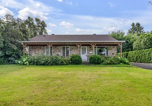 Bungalow à vendre - 982 Rue Champigny, Lévis, G6Z1E5