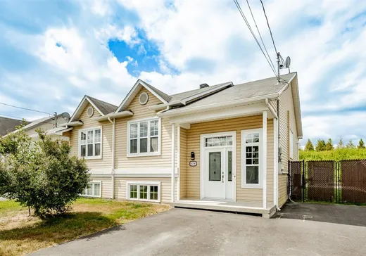 Bungalow à vendre - 628 Rue Ste-Julie, Rock Forest-Saint-Élie-Deauville, J1R0V9