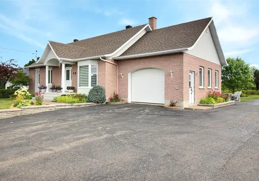Maison à vendre - 23 Rue de l'Église, Saint-Honoré-de-Témiscouata, G0L 3K0