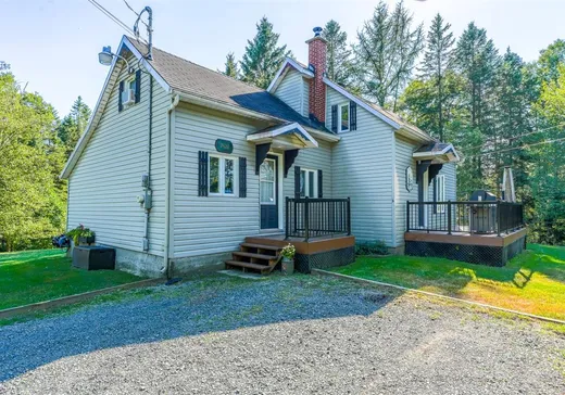 Maison à vendre - 1428 Route Henderson, St-Malachie, G0R 3N0