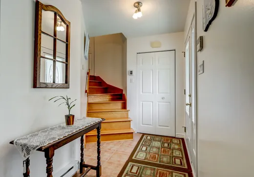 Maison à vendre - 130 Ch. de la Reine, Saint-Colomban, J5K 1C3