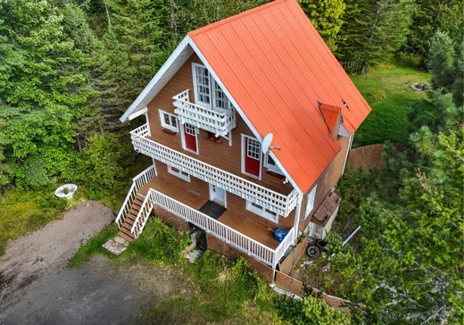 Two or more stories for sale - 30 Rue du Guerrier, Sainte-Marguerite-du-Lac-Masson, J0T1L0