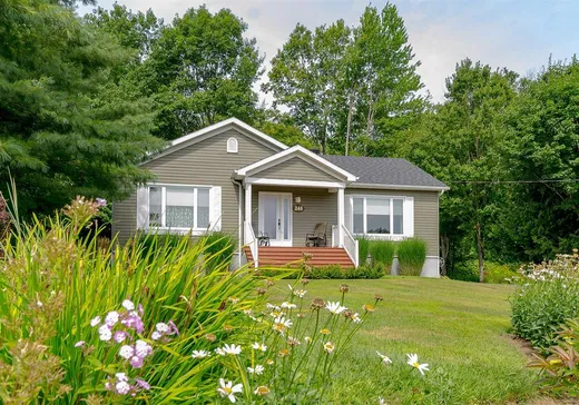 Bungalow à vendre - 240 Ch. Harvey, Sutton, J0E2K0