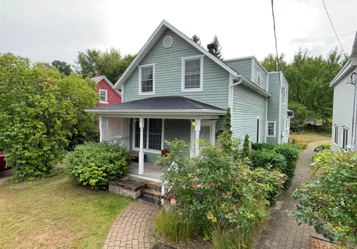 1 1/2 Storey for sale - 664 Rue Principale, Lachute, J8H1Z1