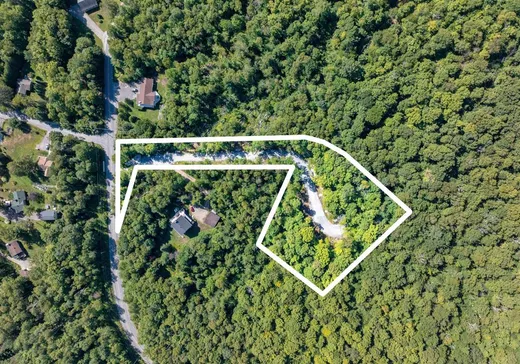 Maison à vendre - 588-590 Ch. des Fondateurs, Lac-Saguay, J0W 1L0