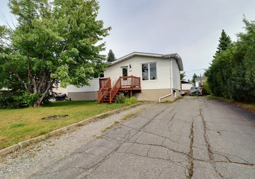 Maison à vendre - 671 Rue des Sapins, Amos, J9T 3L5