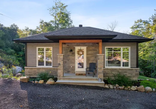 Maison à vendre - 103 Rue des Chênes, St-Hippolyte, J8A 0E6