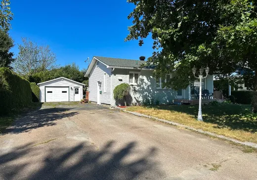 Maison à vendre - 1641 Rue Vénus, Fleurimont, J1E 1B9