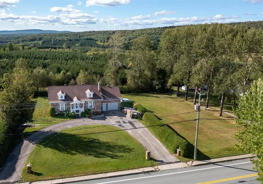 Maison à vendre - 1685 Rue Principale, Warwick, J0A 1C0