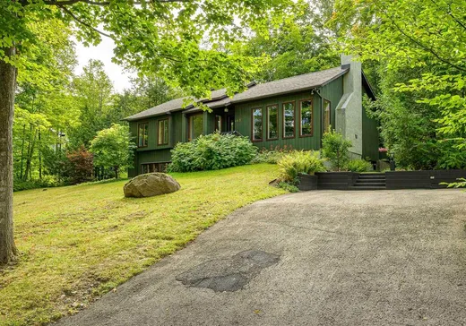 House for sale - 663 Ch. des Pins E., Saint-Sauveur, J0R 1R2