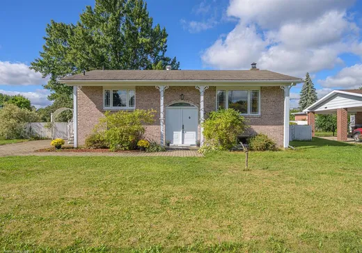 Bungalow for sale - 5340 Rue de Paname, Laval (Auteuil), H7K1X1