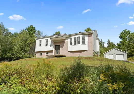 Bungalow à vendre - 16 Rue du Cap, St-Lin, J5M1C2