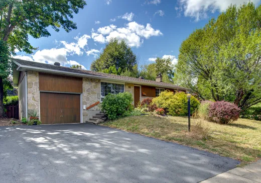 Two or more stories for sale - 204 Rue Marquis-De Tracy, Boucherville, J4B2M9