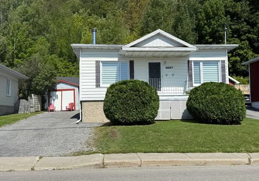Maison à étages à vendre - 9287 Av. Royale, Sainte-Anne-de-Beaupré, G0A3C0