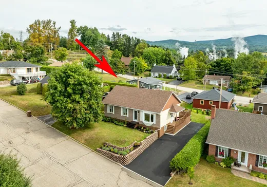 Maison à vendre - 20 Rue Lafontaine, Clermont, G4A 1H1