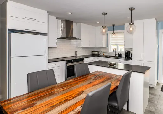 Maison à vendre - 20 Rue Lafontaine, Clermont, G4A 1H1