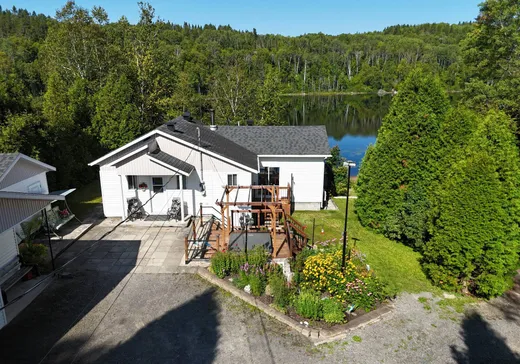 Maison à vendre - 5 Ch. du Lac-Chabot S., Chicoutimi-Jonquière, G7P 2A1