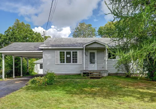 Two or more stories for sale - 439 Rue Lafleur, Brownsburg-Chatham, J8G2Y7
