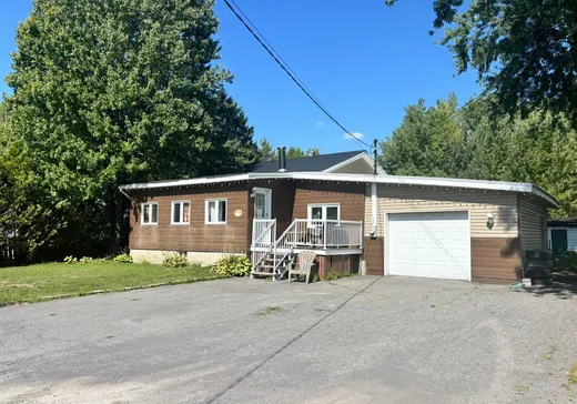 Bungalow for sale - 10 Rue Hector, Saint-Jean-sur-Richelieu, J2X5P1