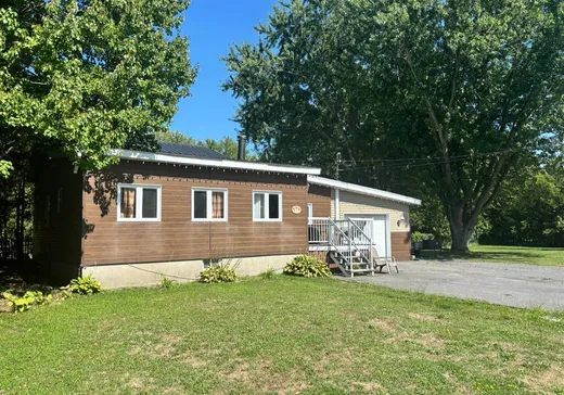 House for sale - 10 Rue Hector, Saint-Jean-sur-Richelieu, J2X 5P1