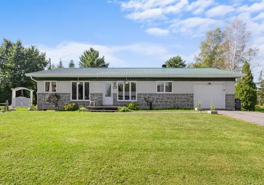 Bungalow à vendre - 1279 Av. Naud, Saint-Marc-des-Carrières, G0A4B0